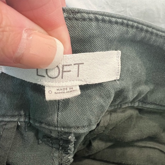 LOFT Women’s Olive Green Bermuda Shorts | Classic Twill Stretch Mid Rise - Picture 4 of 6